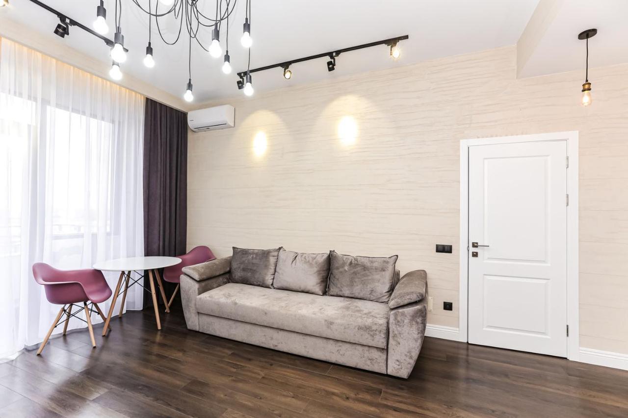 Double Skyhouse Exclusive Apartments Chisinau Exterior foto