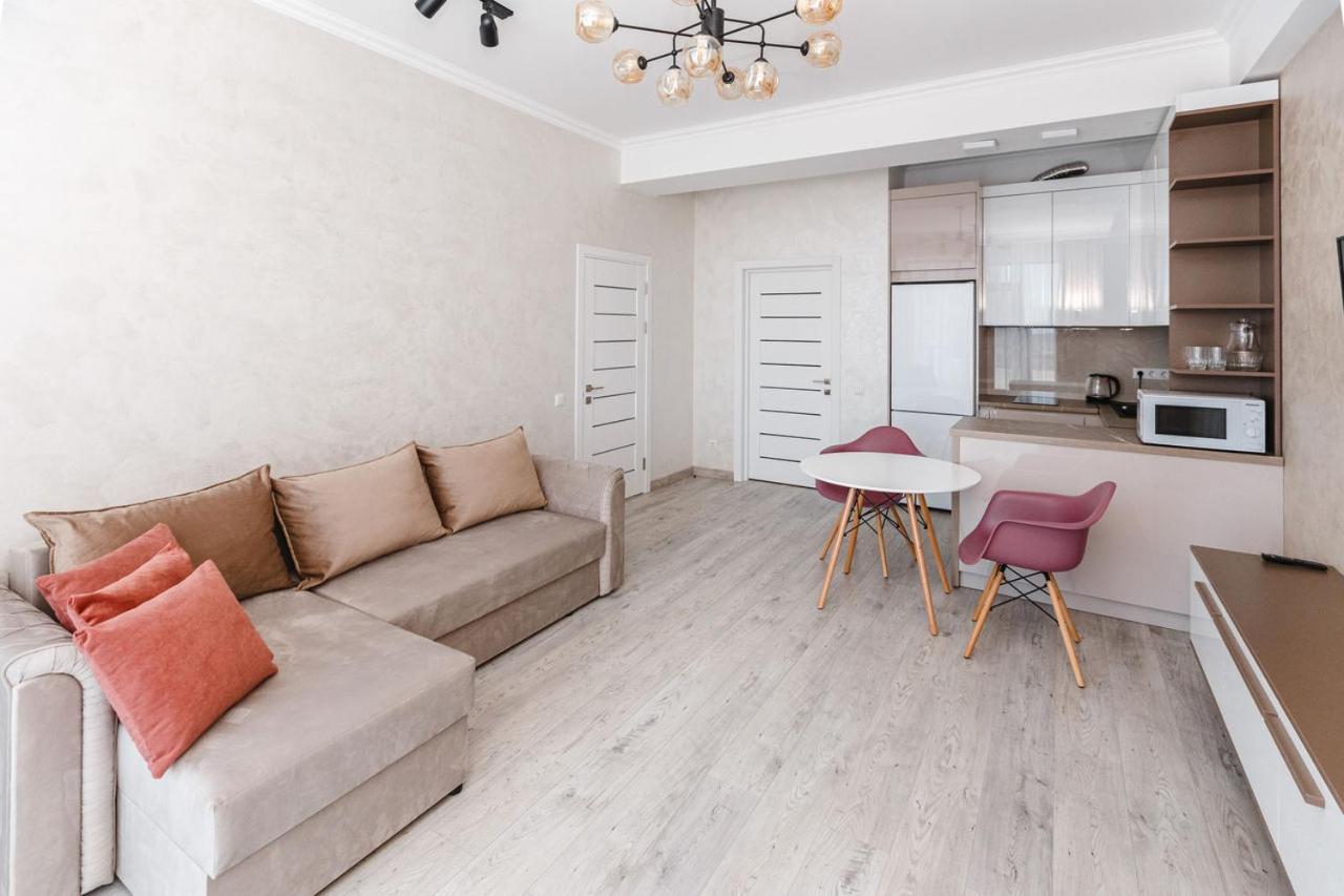 Double Skyhouse Exclusive Apartments Chisinau Exterior foto